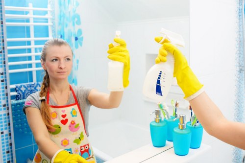 Move out cleaning service for a flat in E3 with detailed kitchen and bathroom cleaning