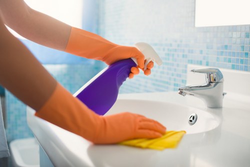 Flexible office cleaning service for businesses in E3